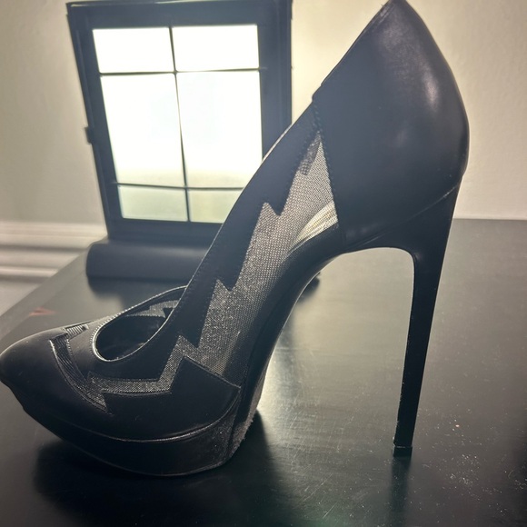 5” Black with mesh design YSL platform toe pumps - Picture 2 of 5